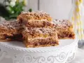 Pyszne ciasto z jabłkami i kruszonką, idealne na podwieczorek. To sprawdzony przepis na pleśniaka, który zachwyci każdego.