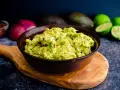 Z czym jeść guacamole? Najlepsze połączenia i pomysły