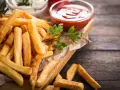 Złociste frytki, idealne do maczania w ketchupie. Zastanawiasz się, jakie ziemniaki na frytki wybrać? Te wyglądają na doskonałe!