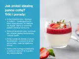 Idealna panna cotta w szklance, udekorowana musem truskawkowym i świeżymi owocami. Wskazówki jak ją przygotować.