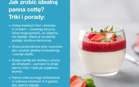 Idealna panna cotta w szklance, udekorowana musem truskawkowym i świeżymi owocami. Wskazówki jak ją przygotować.