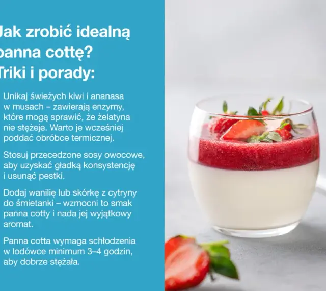 Idealna panna cotta w szklance, udekorowana musem truskawkowym i świeżymi owocami. Wskazówki jak ją przygotować.
